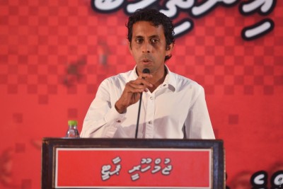 ސްޓޭޓް މިނިސްޓަރު އަލީ ސާލިހަށް ތޫނު އެއްޗަކުން ހަމަލާ ދީފި