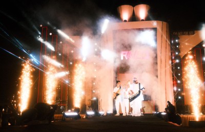 ރެވިއޯގެ އާ އަލްބަމް "ޑީއެންވީއާރް"