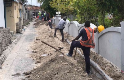 އައްޑޫގައި ފަހުން ހެދި މަގުތައް އަލުން ކޮންނަން ޖެހިއްޖެ