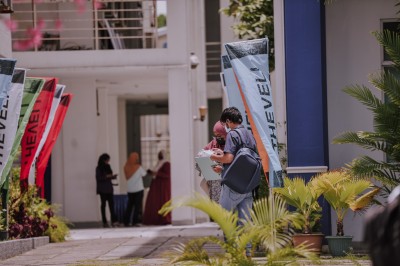 މެޑިސިންއާއި ޓީޗިން ހިމެނޭހެން އަށް ކޯހެއް އޮންލައިންކޮށް ނުގެންދެވޭނެ ކަމަށް އެމްކިއުއޭއިން ކަނޑައަޅައިފި