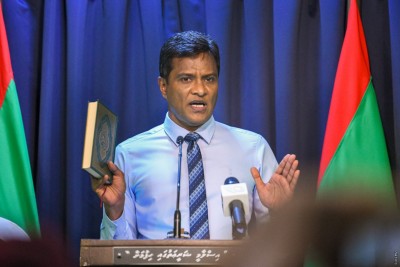 ފާސިގަކު ގެންނަ ޚަބަރެއްގެ ތެދުދޮގު ނުބަލައި އާއްމުންގެ ތެރޭގައި ފަތުރައިގެން ނުވާނެ: އުމަރު