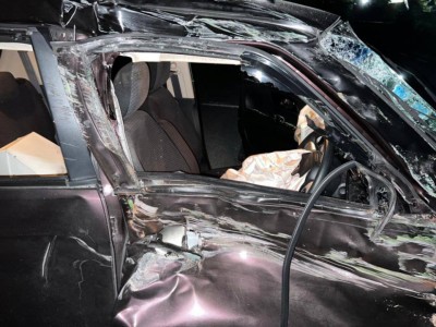 ހުޅުމާލޭގައި ހިނގި ކާރު އެކްސިޑެންޓް: ދެމީހަކަށް ޓްރީޓޮޕްގައި ފަރުވާ ދެނީ