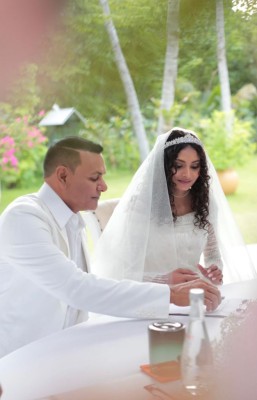 ސިޔާމް އާއި ޒާރާގެ ކައިވެނި؛ ހަވާ އެރުވުމާ އެކު ކަމަދޫގައި ބޮޑު ހަފުލާއެއް