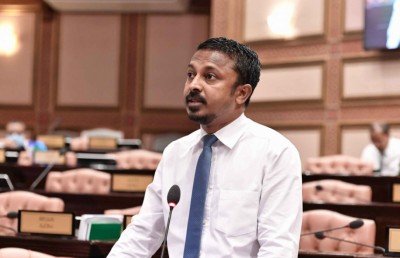 ފަރަށް އެރި ޕްލެޓްފޯމް ނަގަން އެކަށީގެންވާ މަސައްކަތެއް ނުކުރާކަމަށް ބުނެ ކުއްލި މައްސަލައެއް