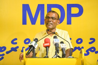 ރަށްރަށުން މީހުން މާލެ ހިޖުރަ ކުރަނީ ކުރާނެ ކަމެއް ނެތީމަ މުނިފޫހިފިވުމަށް: ނަޝީދު