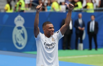 އެމްބާޕޭ އަށް ކުރަނީ ދޮގު ތުހުމަތެއް، އޭނާ ހުރީ ހަމަޖެހިލައިގެން: ވަކީލު