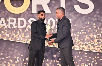 އެންމެ މޮޅު ފުޓްބޯޅަ ކުޅުންތެރިޔަކީ ރިޒޭ