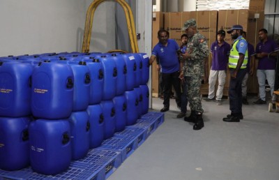 ކަމެއް ވީހެން ވެސް ހީނުވޭ، ކެމިކަލް ގުދަންތަކުން މާލެ ފުރިއްޖެ