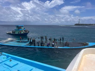 އެއްބައިވަންތަ ކަމުގެ ނަމޫނާ ދައްކައި، އަޑިއަށްދިޔަ ލަންދޫ ބޯޓު ފުންކޮށްފި