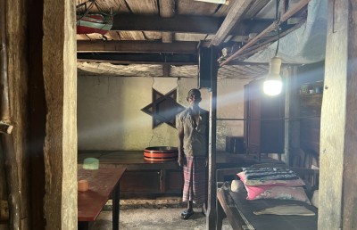 މި ގޭތެރެއިން ގަރުނެއް ފަހަތަށް!