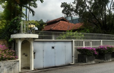 ސިންގަޕޫރުގެ ބާނީގެ ގެކޮޅާ މެދު އާއިލާގެ ކޯޅުން އަލުން ފެށިއްޖެ