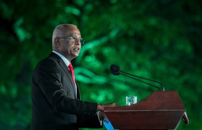 ސިވިލް ސާވަންޓުންނަށް ފިކުރު ދެމެހެއްޓޭނެ، ހިދުމަަތުގައި ކުލައެއް އޮވެގެން ނުވާނެ: ރައީސް