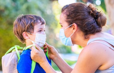 މާސްކް އަޅައިގެން ހުއްޓަސް މީހުންގެ އިހުސާސްތައް ކުދިން ދެނެގަނޭ