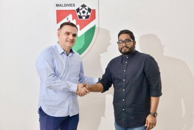 އަންހެން ގައުމީ ޓީމުގެ ކޯޗަށް މުސާރަ ދޭން ފީފާއިން އެފްއޭއެމްއަށް އަންގައިފި