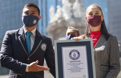 ހިލޭ ވައިފައިއާ އެކު މެކްސިކޯ އަށް ރެކޯޑެއް