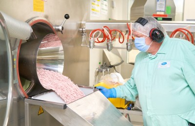 ފައިޒާގެ ކޮވިޑް ގުޅަ ބޭސް އެމެރިކާގައި ބޭނުންކުރުމުގެ ހުއްދަ ހޯދަނީ