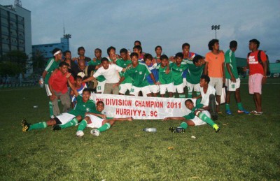 ފުޓްބޯޅައިގެ ކުރީގެ ގަދަ ބާރު ހުރާ އަލުން ގަލޮޅު ދަނޑަށް