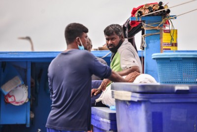 ބިދޭސީންނަށް މިނިމަމް ވޭޖު ދިނުން މުއްދަތެއް ނެތް ގޮތަށް ފަސްކުރަން ފާސްކޮށްފި
