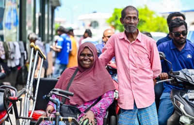 އުފާވެރި ފޮޓޯގަނޑެއް، އެކަމަކު ހާލު ކިހިނެއް؟