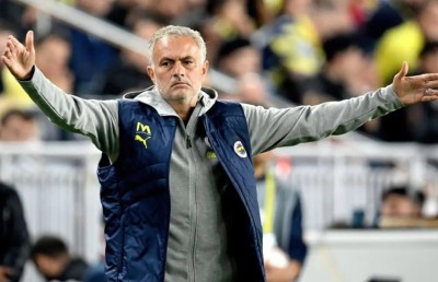 މޮރީނިއޯ ދެން ފެންނާނީ އިނގިރޭސި އާދައިގެ ކްލަބަކުން؟