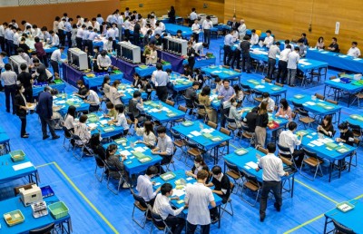 ޖަޕާނުގެ މަޖިލީހަށް ރެކޯޑް އަދަދަކަށް އަންހެނުން އިންތިހާބުވެއްޖެ