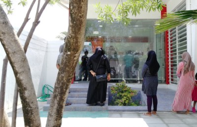 ފުވައްމުލަކުގައި ލައްކައެއްހާ ރުފިޔާ ފޭރިގެންފި