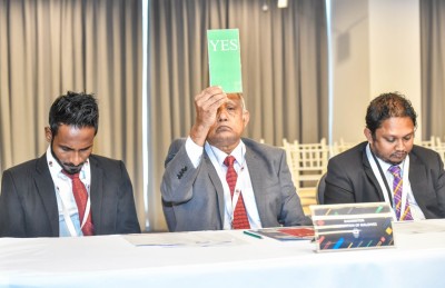 ޝަރަފުވެރި އެވޯޑް ދިން އިރު ވެސް އޮތީ ހިޔާނާތް، ސޮއިކުރަނީ ނަޒާހަތްތެރިކަން ކުރިއަރުވަން!