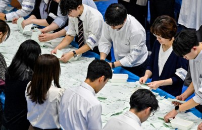 ޖަޕާނުގެ މަޖިލީހަށް ރެކޯޑް އަދަދަކަށް އަންހެނުން އިންތިހާބުވެއްޖެ