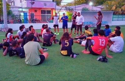 ގޯލްޑް ކަޕް: ކުޑަހީނާ އަލިފުއްޓަށް، ޑުންގާ މާފުއްޓަށް، ސޮބާ ފުވައްމުލަކަށް