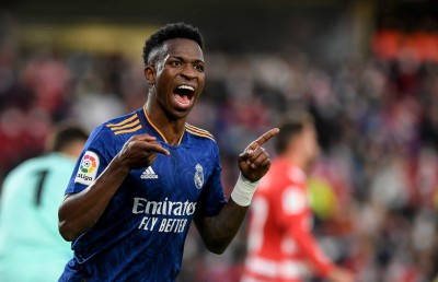 ގްރަނާޑާ ބަލިކޮށް ރެއާލް މެޑްރިޑް އަލުން އެއްވަނަ އަށް