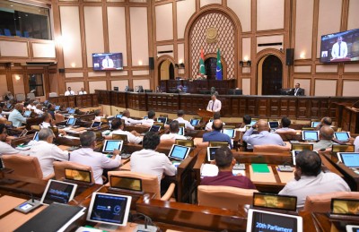 ހުރިހާ ސިވިލް ސާވަންޓުންނާއި ޝަރުއީ ދާއިރާގެ މުވައްޒަފުންގެ މުސާރަ ބޮޑުކުރަން ބަޖެޓުގައި ހިމަނައިފި