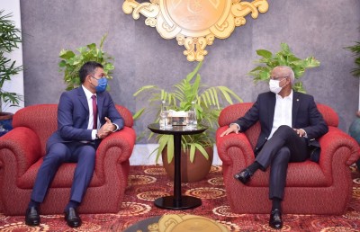 ރައީސަކީ ރާއްޖެ ނުދެކޭ ފަދަ އޯގާތެރި ވެރިއެއް: ނައިބު ރައީސް