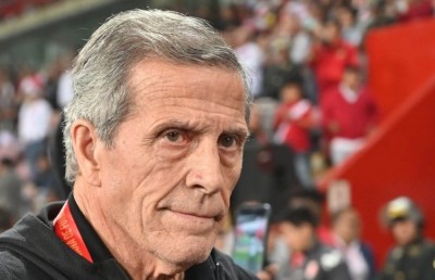 15 އަހަރަށް ފަހު އުރުގުއޭ ކޯޗުގެ މަގާމުން ޓަބަރޭޒް ވަކިކޮށްފި