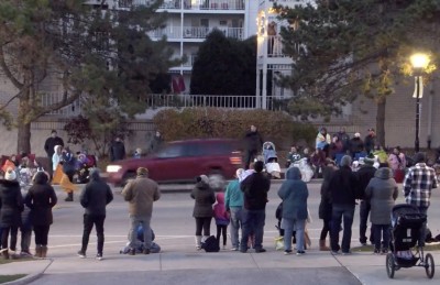 ހިނގާލުމެއްގެ ތެރެއަށް ކާރެއް ވައްދާލައި ބަޔަކު މަރާލައިފި