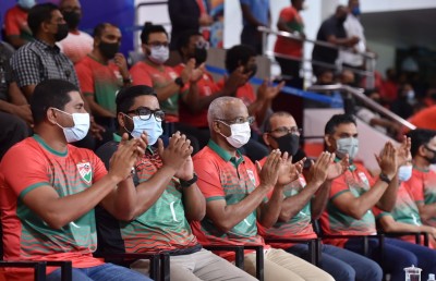 ސްޕޯޓްސްް ޕޮލިޓިކްސް: ކުޅިވަރަކީ ކުޅިވަރެއް ނޫނެވެ! ބޯޅަ އޮތީ ބައިކޮޅުގަ އެވެ!