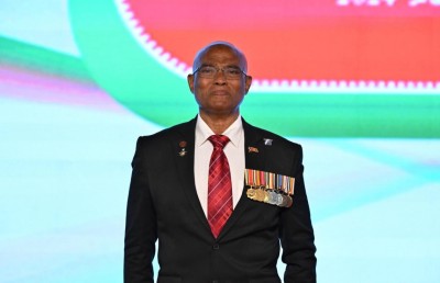 އިއްޒަތުގެ ޝަރަފާ އެކު މޫސާ އަލީ ޖަލީލުގެ ލޮލުން ކަރުނަ