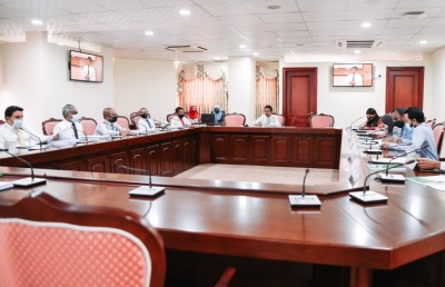 މަސައްކަތުގެ ބޭރުން ވަކީލަކު ކުށެއް ކޮށްފިނަމަ މައްސަލަ ބެލުމުގެ ބާރު ބާ ކައުންސިލަށް ދޭން ފާސްކޮށްފި