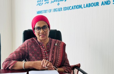 ޕައިލެޓްކަން ކިޔަވަން ބޭނުންވަނީ ރާއްޖެއިން ބޭރުގެ ވަޒީފާގައި އުޅެން!