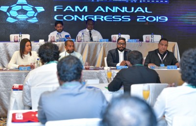 ސްޕޯޓްސްް ޕޮލިޓިކްސް: ކުޅިވަރަކީ ކުޅިވަރެއް ނޫނެވެ! ބޯޅަ އޮތީ ބައިކޮޅުގަ އެވެ!