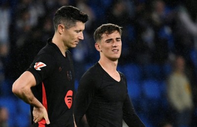 ލެވަންޑޯސްކީގެ ބޫޓުން މިލިމީޓަރެއްހާތަން އޮފްސައިޑްވެ ބާސާ އަށް ކެހި