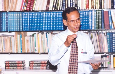 ތައުލީމަށް ހިދުމަތްކުރުމުގެ އެންމެ މަތީ ޝަރަފު ޑރ. ޒާހިރަށް އަރުވައިފި