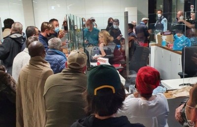 ސައުތު އެފްރިކާ އިން ނެދަލޭންޑްސް އަށް ދިޔަ ބޯޓަކުން ގިނަ ބަޔަކު ޕޮޒިޓިވްވެއްޖެ