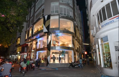 ރެއިންބޯގެ އަހަރީ ސޭލް ފަށައިފި، އެއްވަނަ އަށް ފަހުގެ އައިފޯނެއް