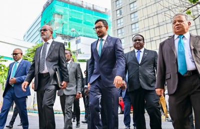 ގާނޫނުއަސާސީއާ ކުޅުން ސިޔާސީ ވެރިންގެ އާދަޔަކަށް