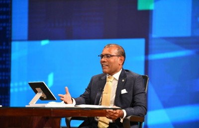 ޖޭއެސްސީ ބަދަލުކުރަން ފެންނަނީ ނިޒާމީ ބަދަލާ ވެސް އެކީ: ނަޝީދު