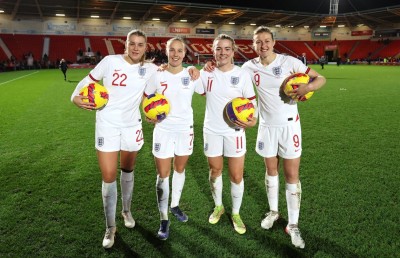 ލެތުވިއާ ކޮޅަށް 20 ލަނޑު ޖަހައިގެން އިނގިރޭސި އަންހެން ގައުމީ ޓީމަށް ރެކޯޑެއް