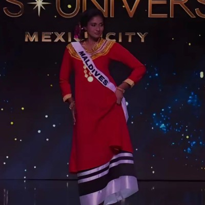 މިސް ޔުނިވާސްގައި ޝައިނާ ދުނިޔެއަށް ދައްކާލީ ދިވެހި ލިބާސް