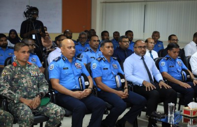 ކުއްލި ހާލަތުގައި އެހީ ހޯދަން ދެން ގުޅަން ޖެހޭނީ 911 އަށް