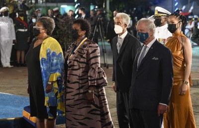 އިނގިރޭސިންގެ ދަށުން ވަކިވެ ބާބެޑޯސް ޖުމްހޫރިއްޔަތަކަށް