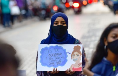 ދަރިފުޅާއި އިތުރު ކުއްޖަކަށް ޖިންސީ ގޯނާކުރި ކަމުގެ ތުހުމަތުވާ ބައްޕަ ހައްޔަރުކޮށްފި